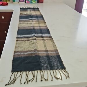 Dockers 2 -In - 1, Reversible Plaid Scarf Brushed Plaid Fringe Scarf/Like New